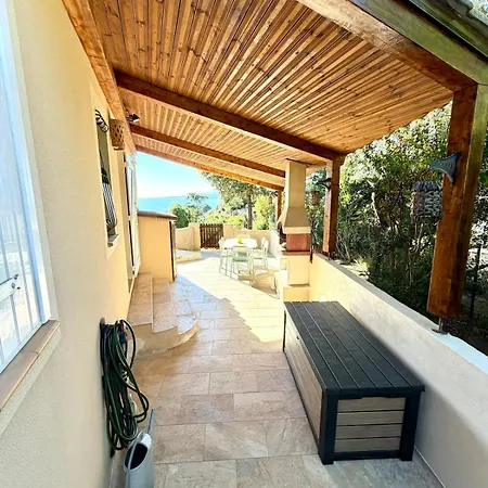 Maison Elegante A Avec Vue